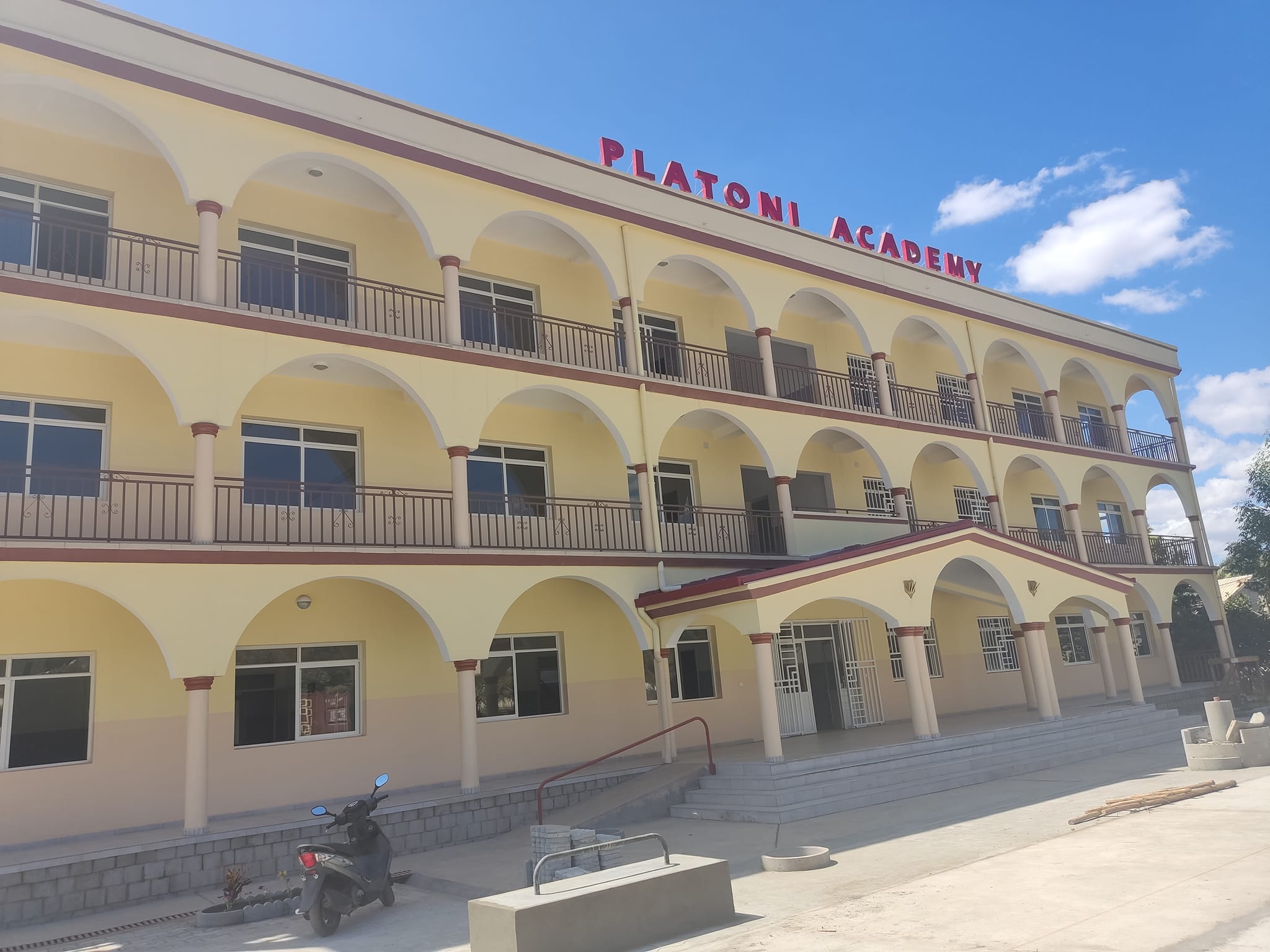 Platoni Academy